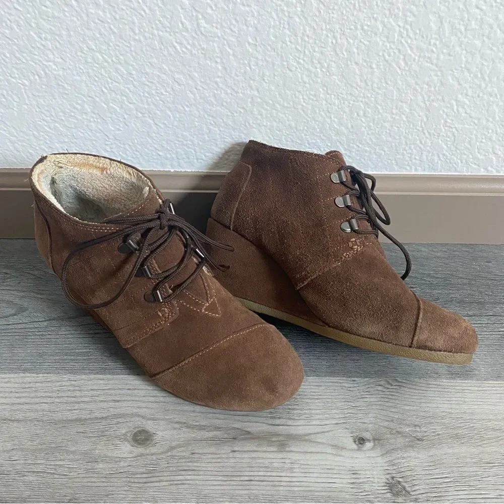 TOMS Ankle Booties Suede Wedge Shoes Brown Shearling  Lined 9